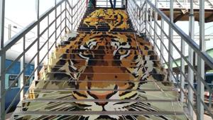 Ballarshah and Chandrapur, the two stations leading to the Tadoba national park in Maharashtra, tied in first place. ‘So many people have come and stood stunned in front of the tiger painting before going up the steps,’ says Milind Atkale, an art student who helped beautify the Ballarshah station.(Twitter.com/airciacec) Ballarshah and Chandrapur, the two stations leading to the Tadoba national park in Maharashtra, tied in first place. ‘So many people have come and stood stunned in front of the tiger painting before going up the steps,’ says Milind Atkale, an art student who helped beautify the Ballarshah station.(Twitter.com/airciacec)