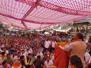 Chief minister TS Rawat addresses a public meeting during his campaign for Tharali by-election in Uttarakhand.(HT Photo) Chief minister TS Rawat addresses a public meeting during his campaign for Tharali by-election in Uttarakhand.(HT Photo)