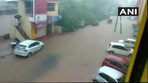 Chief Minister HD Kumaraswamy took stock of the situation in Dakshina Kannada due to heavy downpour.(ANI/Twitter) Chief Minister HD Kumaraswamy took stock of the situation in Dakshina Kannada due to heavy downpour.(ANI/Twitter)