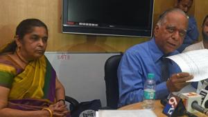 One more relative of realtor Deepak Sakharam Kulkarni (right), Anuradha Purandare, has been arrested by the economic offences wing (EOW) on Sunday. Anuradha Purandare is the sister of his wife, Hemanti Kulkarni(left).(Pratham Gokhale/HT Photo) One more relative of realtor Deepak Sakharam Kulkarni (right), Anuradha Purandare, has been arrested by the economic offences wing (EOW) on Sunday. Anuradha Purandare is the sister of his wife, Hemanti Kulkarni(left).(Pratham Gokhale/HT Photo)