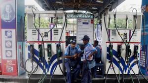 Employees at a petrol Pump in Kolkata on Saturday, as the fuel prices remain at record high level.(PTI Photo) Employees at a petrol Pump in Kolkata on Saturday, as the fuel prices remain at record high level.(PTI Photo)