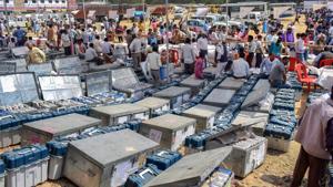 Polling officials collect Electronic Voting Machines (EVMs) and Voter Verifiable Paper Audit Trail (VVPAT) machines on the eve voting of Phulpur Lok Sabha bypoll election, in Allahabad.(PTI) Polling officials collect Electronic Voting Machines (EVMs) and Voter Verifiable Paper Audit Trail (VVPAT) machines on the eve voting of Phulpur Lok Sabha bypoll election, in Allahabad.(PTI)