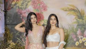 Janhvi Kapoor along with her sister Khushi Kapoor at the wedding reception of Sonam Kapoor and businessman Anand Ahuja.(IANS) Janhvi Kapoor along with her sister Khushi Kapoor at the wedding reception of Sonam Kapoor and businessman Anand Ahuja.(IANS)