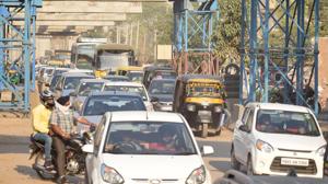 Caught in the chaos: Traffic jams under the proposed flyover on the Chandigarh-Kharar highway are a daily affair.(Sikander Singh Chopra/HT) Caught in the chaos: Traffic jams under the proposed flyover on the Chandigarh-Kharar highway are a daily affair.(Sikander Singh Chopra/HT)
