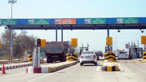 Meanwhile, the NHAI’s decision to establish two toll plazas on the stretch is under the Punjab and Haryana high court scanner.(HT File) Meanwhile, the NHAI’s decision to establish two toll plazas on the stretch is under the Punjab and Haryana high court scanner.(HT File)