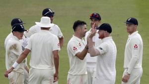 England bowled out Pakistan for a paltry 174 on day 1 of the second Test and batsmen followed up the good work with good partnerships. Get full cricket score of England vs Pakistan, 2nd Test, day 1 here.(AFP)
