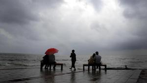 A rainy day at Bandra bandstand.(HT file) A rainy day at Bandra bandstand.(HT file)