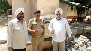 President of Shri Guru Singh Sabha Sardar Joginder Singh with DIG (Jails) BR Verma at Naini Central Jail.(HT Photo) President of Shri Guru Singh Sabha Sardar Joginder Singh with DIG (Jails) BR Verma at Naini Central Jail.(HT Photo)