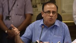 BMC chief Ajoy Mehta admitted there are mistakes in the new DCPR.(HT Photo) BMC chief Ajoy Mehta admitted there are mistakes in the new DCPR.(HT Photo)
