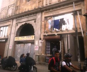The Guru Nanak Durbar Gurdwara under reconstruction in the crowded Punjabi Lane of Bara Bazaar in Shillong.(HT Photo) The Guru Nanak Durbar Gurdwara under reconstruction in the crowded Punjabi Lane of Bara Bazaar in Shillong.(HT Photo)