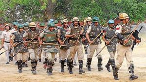 Policemen during a security drill on the eve of the Jat Mahasabha rally in Rohtak, on Friday.(Manoj Dhaka/HT) Policemen during a security drill on the eve of the Jat Mahasabha rally in Rohtak, on Friday.(Manoj Dhaka/HT)