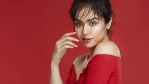 Actor Adah Sharma talks about ‘going Indian’ for Hum Fit Toh India Fit challenge. Actor Adah Sharma talks about ‘going Indian’ for Hum Fit Toh India Fit challenge.