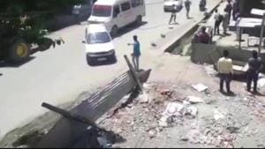 The site where militants hurled grenade at a police party at Batapora area in Shopian district on June 4.(Twitter/ANI Photo) The site where militants hurled grenade at a police party at Batapora area in Shopian district on June 4.(Twitter/ANI Photo)