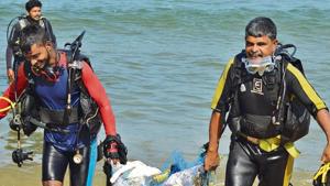 The Central Marine Fisheries Research Institute has estimated that all major oceans will have more plastic than fish by 2050.(HT Photo)