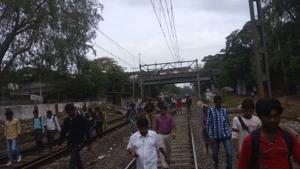 The disruption occurred around 1.10pm on Tuesday; services resumed by 1.30pm.(Rishikesh Choudhary) The disruption occurred around 1.10pm on Tuesday; services resumed by 1.30pm.(Rishikesh Choudhary)