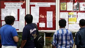 Students go through a notice board, KC College, Mumbai (File Photo)(Anshuman Poyrekar /HT) Students go through a notice board, KC College, Mumbai (File Photo)(Anshuman Poyrekar /HT)