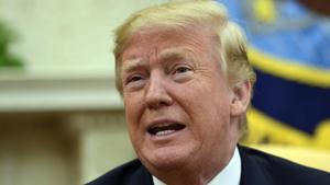US President Donald Trump had called up Canadian PM Justin Trudeau to discuss his administration’s tariffs in Canadian steel and aluminium imports.(AP) US President Donald Trump had called up Canadian PM Justin Trudeau to discuss his administration’s tariffs in Canadian steel and aluminium imports.(AP)