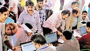 The Ministry of Corporate Affairs (MCA) has already struck off over 2.26 lakh companies for non- filing of financial statements or annual returns for a continuous period of 2 years or more.(Pradeep Gaur/Mint)