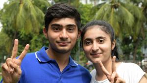 Twins Smit Dama 87% and Siddhi Dama 95.40% celebrate their success in SSC board exam from Fr. Agnels School Vashi in Navi Mumbai on Friday.(Bachchan Kumar/ Hindustan Times) Twins Smit Dama 87% and Siddhi Dama 95.40% celebrate their success in SSC board exam from Fr. Agnels School Vashi in Navi Mumbai on Friday.(Bachchan Kumar/ Hindustan Times)