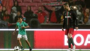 Cristiano Ronaldo’s son Cristianinho received some of the biggest cheers of the night from the Estadio da Luz crowd(REUTERS) Cristiano Ronaldo’s son Cristianinho received some of the biggest cheers of the night from the Estadio da Luz crowd(REUTERS)