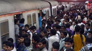 The study assigns value to the time people spend travelling.(Satyabrata Tripathy/HT Photo) The study assigns value to the time people spend travelling.(Satyabrata Tripathy/HT Photo)