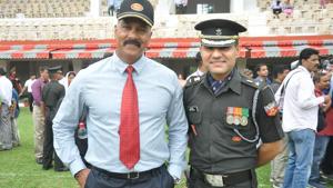 Col (Retd) Jiwan Kumar Singh in red tie.(HT Photo)