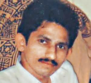 The sessions court on Monday issued a notice to the investigating officer in the 2002 Ghatkopar BEST bus bomb blast case.(HT File) The sessions court on Monday issued a notice to the investigating officer in the 2002 Ghatkopar BEST bus bomb blast case.(HT File)