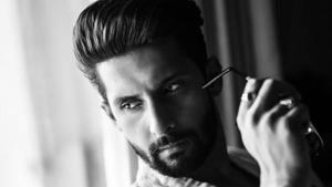 Ravi Dubey is at the moment hosting the show Sabse Smart Kaun. Ravi Dubey is at the moment hosting the show Sabse Smart Kaun.