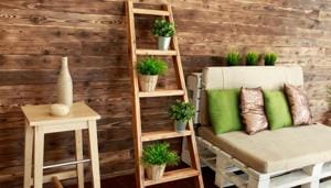 An increasing number of interior designers are suggesting going for wooden decor to give your home a pleasant look, be it wall shelves or curtain rods.(Shutterstock) An increasing number of interior designers are suggesting going for wooden decor to give your home a pleasant look, be it wall shelves or curtain rods.(Shutterstock)