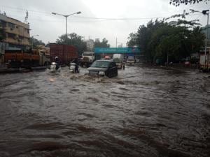 Several areas in the city, such as Gandhi Market in King’s Circle (in photo), got water-logged on Saturday.(Kunal Patil/HT Photo) Several areas in the city, such as Gandhi Market in King’s Circle (in photo), got water-logged on Saturday.(Kunal Patil/HT Photo)