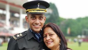 Kshitij Sharma with his mother Babita Sharma.(HT Photo) Kshitij Sharma with his mother Babita Sharma.(HT Photo)