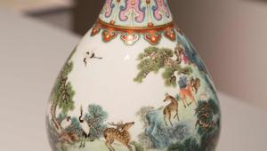 A rare Imperial Qianlong porcelain vase (18th century) is displayed at Sotheby's auction company in Paris.(AFP) A rare Imperial Qianlong porcelain vase (18th century) is displayed at Sotheby's auction company in Paris.(AFP)