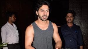 Varun Dhawan outside a gym in Mumbai.(IANS) Varun Dhawan outside a gym in Mumbai.(IANS)