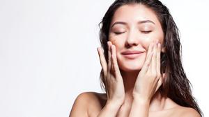 Beauty tips for the monsoon season.(Shutterstock) Beauty tips for the monsoon season.(Shutterstock)