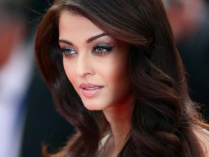 This might be the sexiest salwar suit ensemble Aishwarya Rai Bachchan has ever worn. Every element of this look is flawless. See pics below. (Instagram) This might be the sexiest salwar suit ensemble Aishwarya Rai Bachchan has ever worn. Every element of this look is flawless. See pics below. (Instagram)