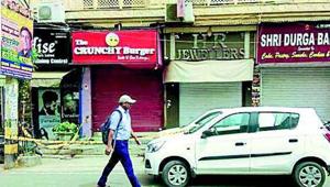 Four men walked into a jewellery store in Adarsh Nagar while the owner was present. They pulled out pistols and threatened the life of the owner’s son, police said.(HT Photo) Four men walked into a jewellery store in Adarsh Nagar while the owner was present. They pulled out pistols and threatened the life of the owner’s son, police said.(HT Photo)
