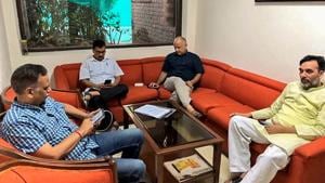 Delhi CM Arvind Kejriwal, deputy CM Manish Sisodia, health minister Satyendra Jain and AAP leader Gopal Rai have been camping in Raj Niwas, the official accommodation-cum-office of Lt. Governor Anil Baijal, since Monday evening.(PTI) Delhi CM Arvind Kejriwal, deputy CM Manish Sisodia, health minister Satyendra Jain and AAP leader Gopal Rai have been camping in Raj Niwas, the official accommodation-cum-office of Lt. Governor Anil Baijal, since Monday evening.(PTI)