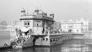 On June 6, 1984, over 1,000 lives were claimed during Operation Bluestar, the raid on Sikh’s holiest shrine Golden Temple to cow down extremists led by Jarnail Singh Bhindrawale.(HT File) On June 6, 1984, over 1,000 lives were claimed during Operation Bluestar, the raid on Sikh’s holiest shrine Golden Temple to cow down extremists led by Jarnail Singh Bhindrawale.(HT File)