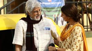 Actor Amitabh Bachchan and his daughter Shweta Bachchan during shooting of their jewellery ad in Mumbai.(IANS) Actor Amitabh Bachchan and his daughter Shweta Bachchan during shooting of their jewellery ad in Mumbai.(IANS)