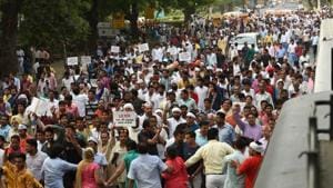 AAP protesters and supporters gathered near Mandi House in New Delhi.(Raj K Raj/HT Photo) AAP protesters and supporters gathered near Mandi House in New Delhi.(Raj K Raj/HT Photo)