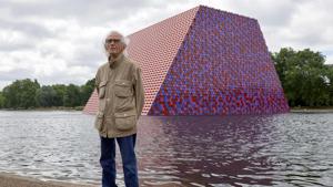 Bulgarian artist Christo Vladimirov Javacheff, better known as Christo, poses for a photograph as he unveils his artwork, The Mastaba on the Serpentine lake in Hyde Park in London.(AFP) Bulgarian artist Christo Vladimirov Javacheff, better known as Christo, poses for a photograph as he unveils his artwork, The Mastaba on the Serpentine lake in Hyde Park in London.(AFP)