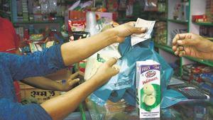 The units that have been closed have been fined Rs5,000 each as a preliminary offence for continuing to manufacture plastic bags.(HT FILE) The units that have been closed have been fined Rs5,000 each as a preliminary offence for continuing to manufacture plastic bags.(HT FILE)