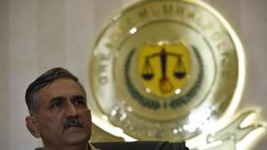 Mumbai Police Commissioner Datta Padsalgikar is in the running for the post of state police chief(HT Photo) Mumbai Police Commissioner Datta Padsalgikar is in the running for the post of state police chief(HT Photo)