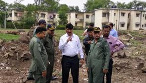 Deputy mayor Siddharth Dhende (centre) with Indian Air Force station officials at the Air Force station in Lohegaon.(HT Photo) Deputy mayor Siddharth Dhende (centre) with Indian Air Force station officials at the Air Force station in Lohegaon.(HT Photo)