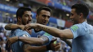 Luis Suarez scored a goal in the 23rd minute as Uruguay defeated Saudi Arabia 1-0 to enter the round of 16 from Group A along with Russia.(AP) Luis Suarez scored a goal in the 23rd minute as Uruguay defeated Saudi Arabia 1-0 to enter the round of 16 from Group A along with Russia.(AP)