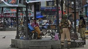 Security personnel stand guard at Lal Chowk in Srinagar, on June 19, 2018 – the day the BJP pulled out the jammu and Kashmir ruling alliance with Peoples Democratic Party (PDP).(PTI) Security personnel stand guard at Lal Chowk in Srinagar, on June 19, 2018 – the day the BJP pulled out the jammu and Kashmir ruling alliance with Peoples Democratic Party (PDP).(PTI)