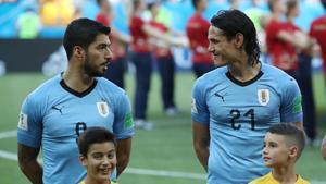 Luis Suarez was presented with his 100th cap for Uruguay in the game against Saudi Arabia in the FIFA World Cup 2018.(REUTERS) Luis Suarez was presented with his 100th cap for Uruguay in the game against Saudi Arabia in the FIFA World Cup 2018.(REUTERS)