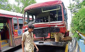 One of the state buses involved in the accident.(Praful Gangurde/ HT) One of the state buses involved in the accident.(Praful Gangurde/ HT)