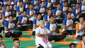 Prime Minister Narendra Modi performs yoga on International Yoga Day in Dehradun in Uttarakhand on Thursday.(Reuters) Prime Minister Narendra Modi performs yoga on International Yoga Day in Dehradun in Uttarakhand on Thursday.(Reuters)
