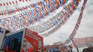 Supporters of Turkish President Tayyip Erdogan attend an election rally in Istanbul, Turkey, on Friday.(Reuters Photo)